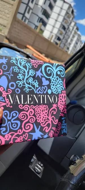 Valentino uomo intense Perfume box