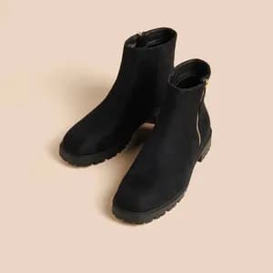 Max plain ankle boots with zip closure