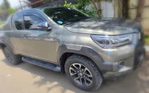 Toyota Hilux Invincible Extra Cab 2021