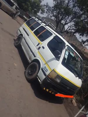 2004 Toyota Hiace 5L Van