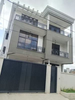 ቤት 175 ካሬ B+G+2