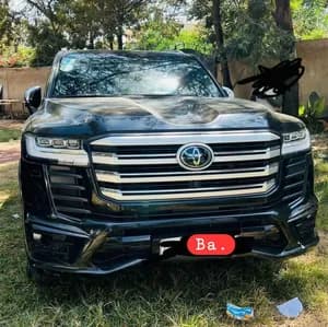 Toyota Land Cruiser V6 VXR 2023