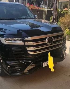 Toyota Land Cruiser VXR 2023