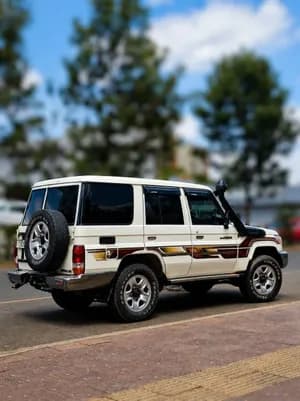 Toyota LandCruiser Mark II 2012