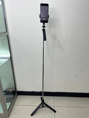 R16 Selfie Stick Tripod Bluetooth