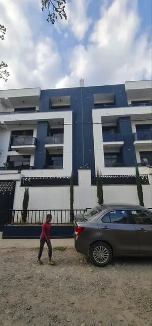 ቤት 250 ካሬ G+4 አያት