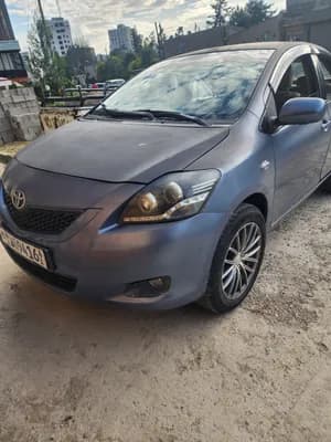 Toyota Yaris Sedan Automatic 2011