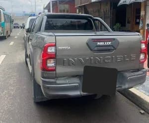 Toyota Hilux Invincible