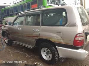 2004 Toyota Land Cruiser 105