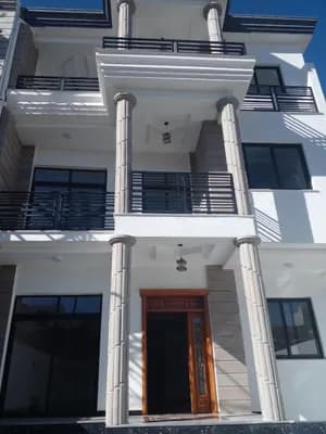 250 sqm House in Ayat Compound