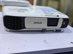 Epson EB-S41 Projector