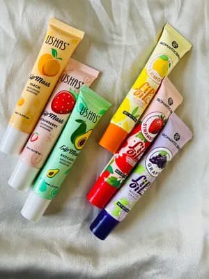 Ushas lipgloss and lip oil