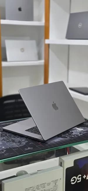 MacBook M2 Pro 16 inch (2023)