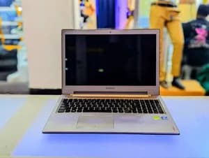 Lenovo IdeaPad 15.6 FHD i7 8GB RAM