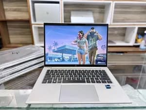 HP EliteBook 840 G10 i7 16GB