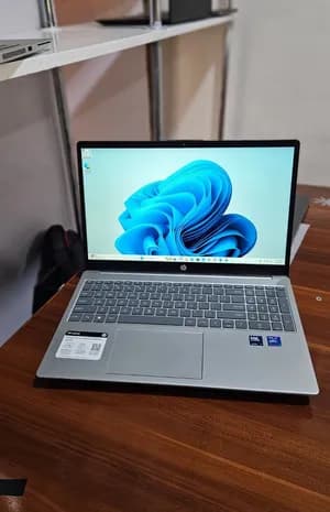 HP Ultra 7 16GB 512GB Laptop