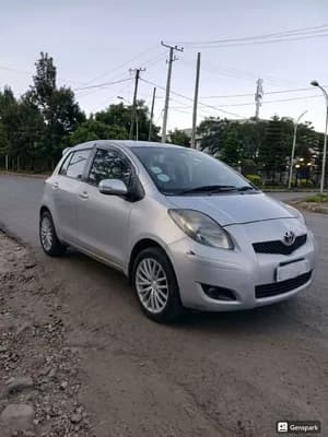 Toyota Yaris Compact 2010 Automatic