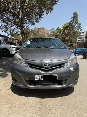 Toyota Yaris Compact 2011