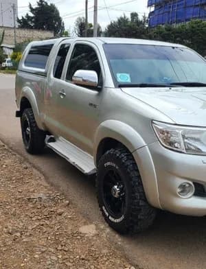 Toyota Hilux D4D Manual 2012