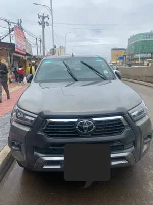 Toyota Hilux Invincible 2021 Double-Cab