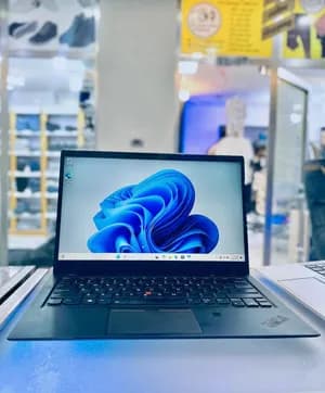 Lenovo ThinkPad X1 Carbon Laptop