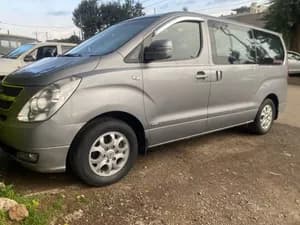 Hyundai Star x 2015 2.4L 12 Seats