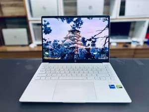 HP Pavilion Plus 16 i7 Laptop