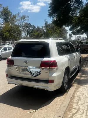 Toyota v8 vxr