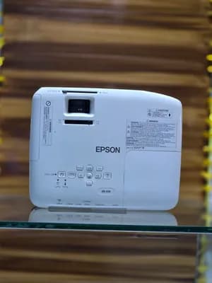 EPSON Projector EB-X18