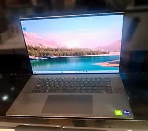 Dell XPS 17 9730 Laptop
