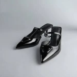 MAX slip on pointed toe sandals
