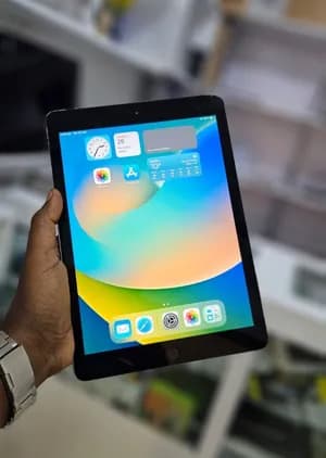 Apple iPad 5th Generation 32GB