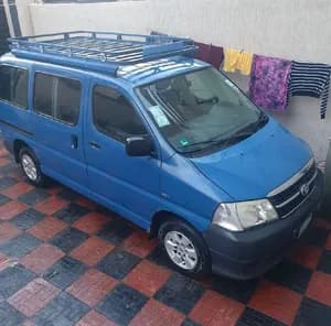 Toyota Hiace Dolphin Shark Traveler 2010 D4D