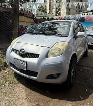 Toyota compact 2010 5 seater