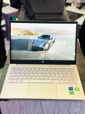 HP Pavilion 14 i5 16GB 512GB
