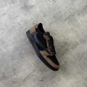 Jordan1 low Travis