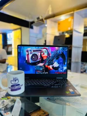 Lenovo LOQ 15 i7 16GB 512GB