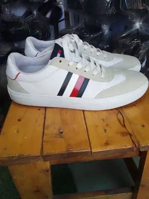 Tommy Hilfiger Sneakers Size 45