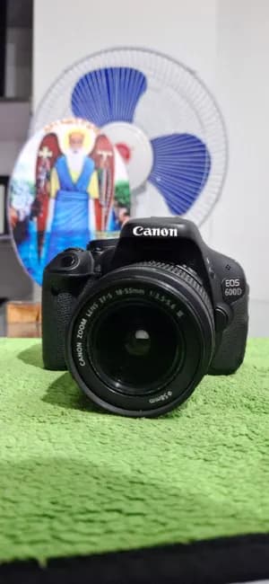 Canon EOS 600D DSLR Camera with 18-55mm Lens
