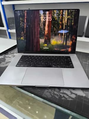 MacBook Pro M1 MAX (16-inch)