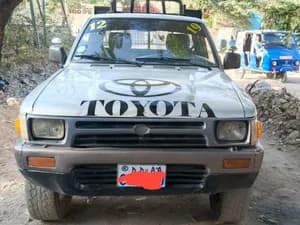 Toyota Hilux 2L 1990 Model