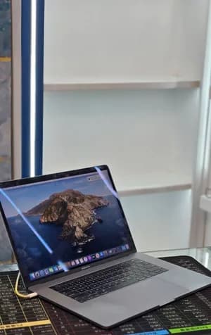 MacBook Pro (15-inch,2018)