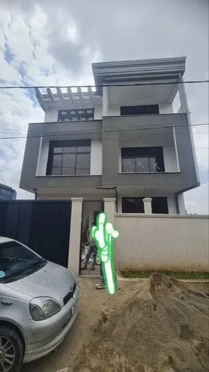 ቤት ላምበረት 175 ካሬ