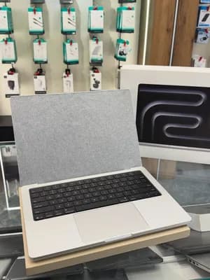 Apple MacBook Pro M5 16GB 512GB