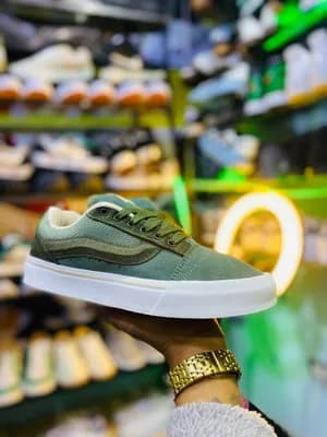 Vans KNU