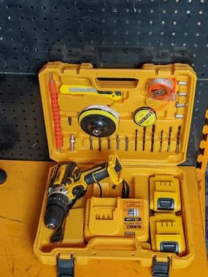 Dewalt Chargeable Drill 21v