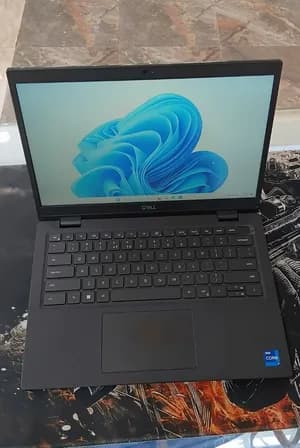 Dell Latitude Laptop Intel Core i7-1185G7 16GB 512GB SSD