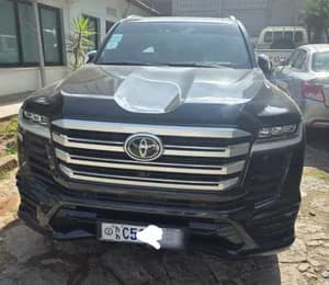 Toyota Land Cruiser V6 VXR 2023