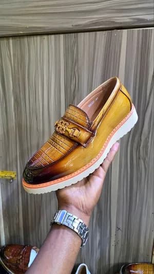 Shine shoes