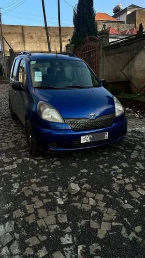 Toyota Yaris Verso 2000